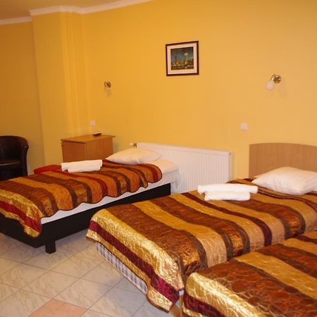 Vaivorykste Hotel Siauliai  Bagian luar foto