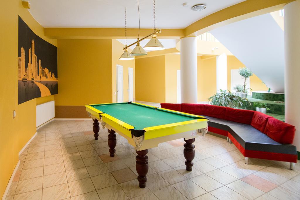 Vaivorykste Hotel Siauliai  Bagian luar foto