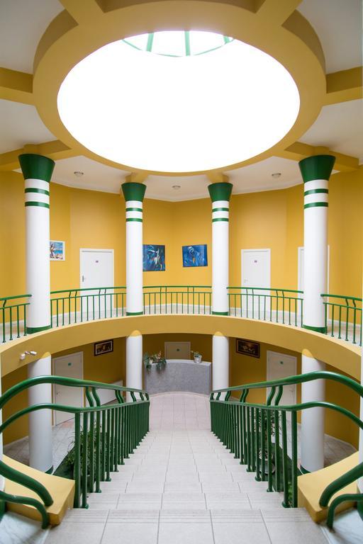 Vaivorykste Hotel Siauliai  Bagian luar foto