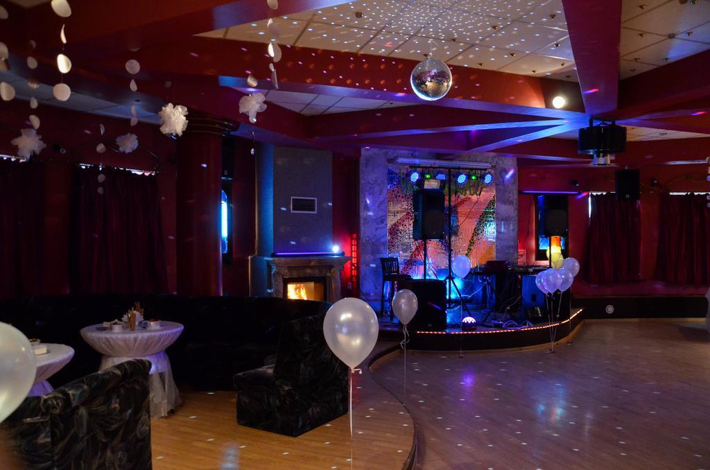 Vaivorykste Hotel Siauliai  Bagian luar foto