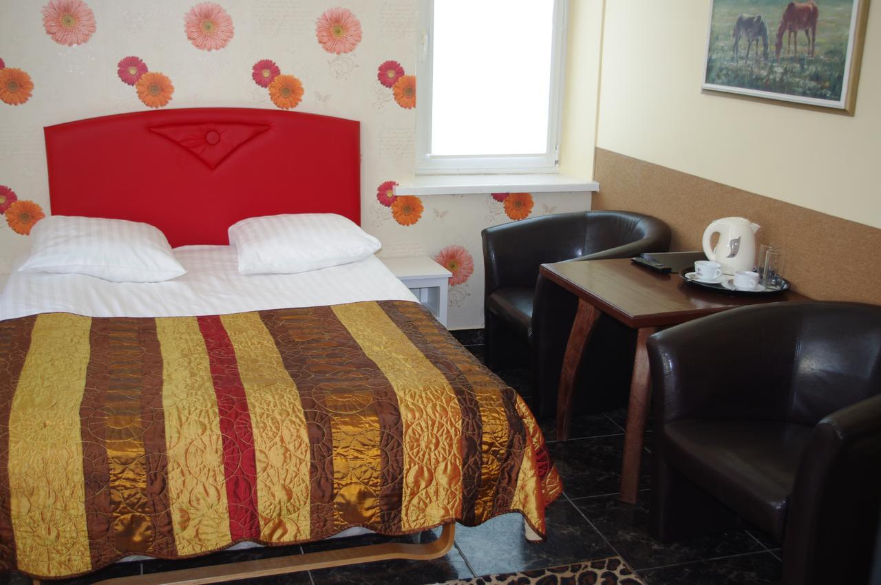Vaivorykste Hotel Siauliai  Bagian luar foto