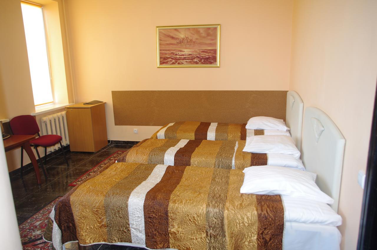 Vaivorykste Hotel Siauliai  Bagian luar foto