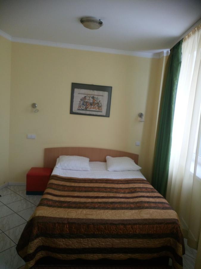 Vaivorykste Hotel Siauliai  Bagian luar foto